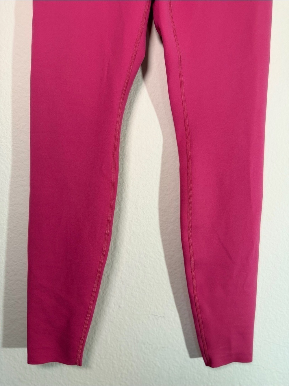 Lululemon Glow Up HR Tight 28” Raspberry Coulis RBCO Size 6 NWT - Picture 10 of 11